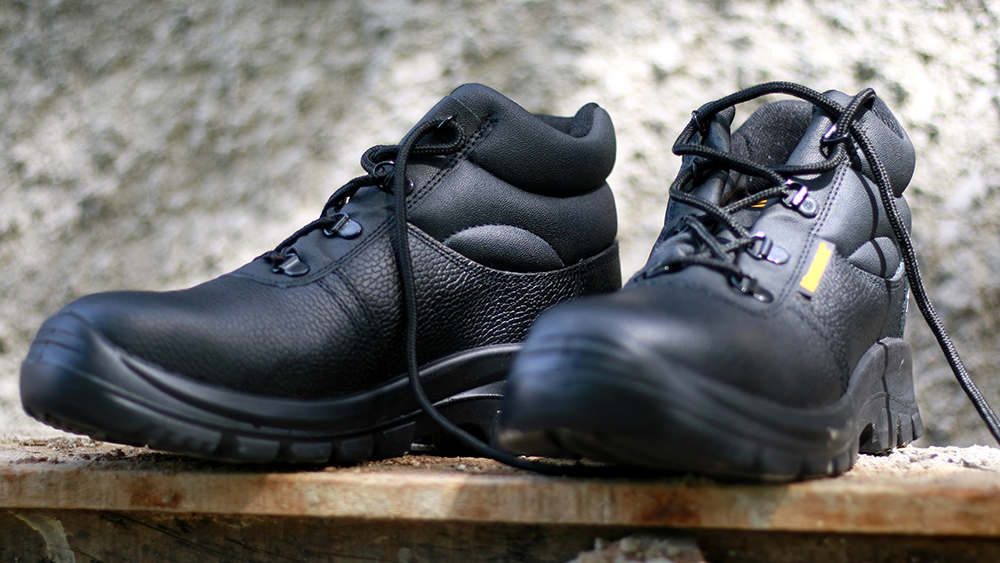 Buying Waterproof Safety Shoes