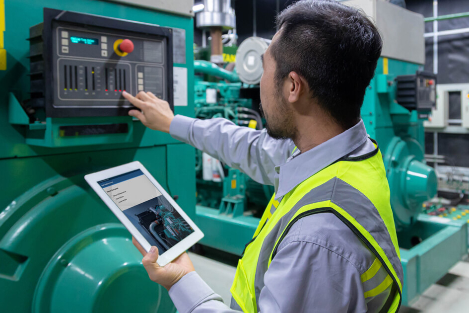 With remote assist and digitized maintenance workflows companies can reduce both unplanned downtime and mean time to resolution (MTTR).