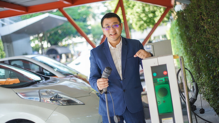 dr yossapong laoonual electric vehicle-association thailand