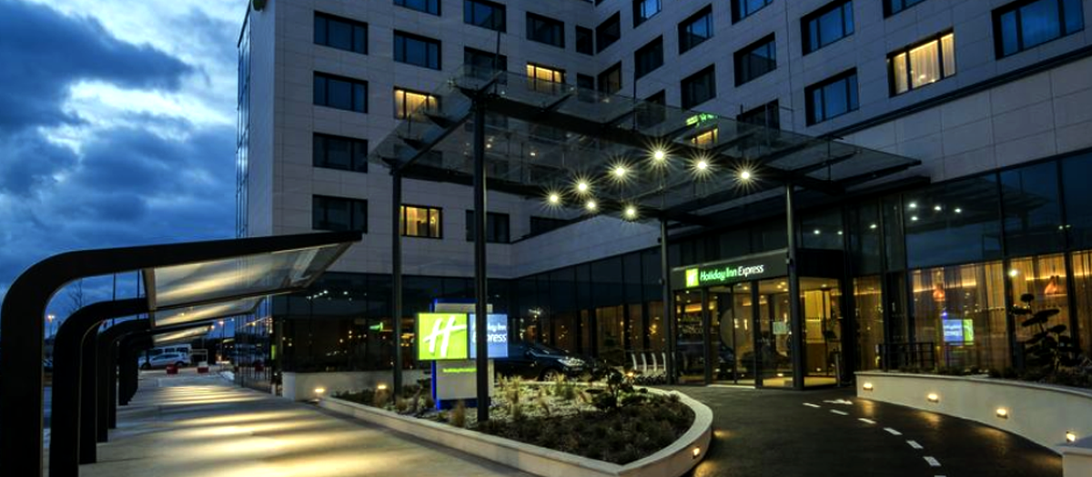 the holiday inn express at roissy cdg airport