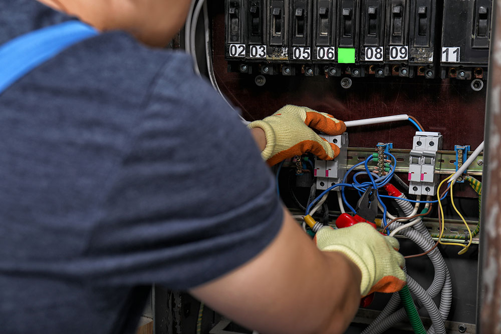 choosing the right electrical contractor