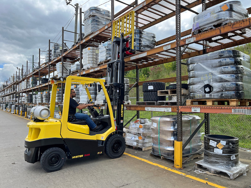 Hyster A Series Lift Truck 4529HBC4IM072 E EN US 092022 H40 70A Application, Industry Today