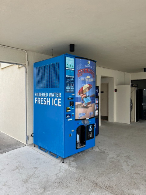Turnkey Texas Snowman Bagged Ice Vending Machine Kiosk for Sale in Alabama!  | Ice vending machine, Vending machine, Vending machine design
