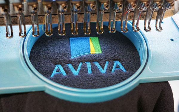 equipment embroidering logo on clothing