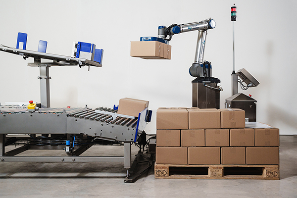 Automated palletizing in action: Smart palletizers streamline packaging with precision, improving efficiency and safety in warehouses.